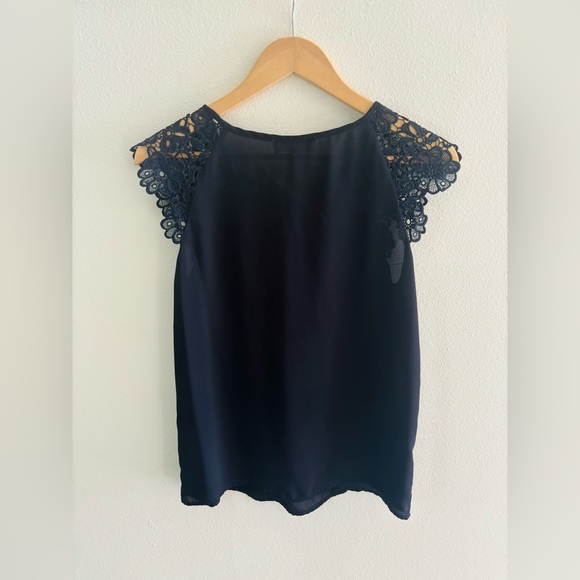 Philosophy Flowy Sleeveless Top - Picture 4 of 4